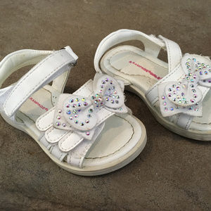 Girl's Velcro White Sandals with Bow Size 5